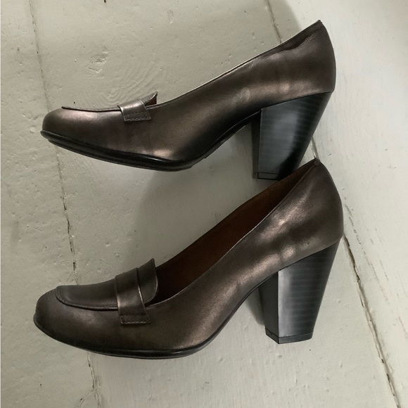 Sofft Women's Black Heels - Picture 2 of 5